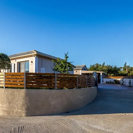 Mazzeto Casa Alonia Villa *
